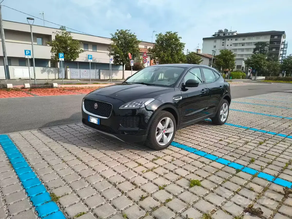Usata Jaguar E-Pace 200 CV (147 kW) 2020 Nero SUV