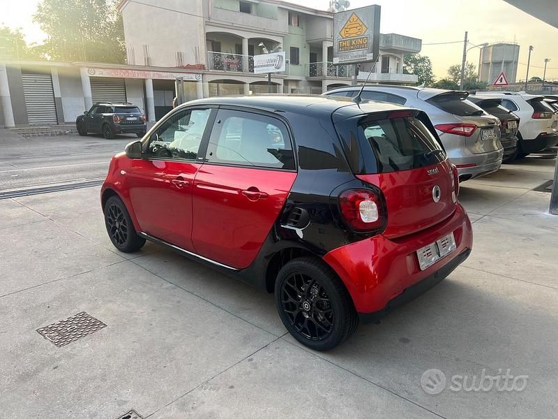 Usata Smart ForFour Passion 71 CV (52 kW) 2019 Rosso Utilitaria