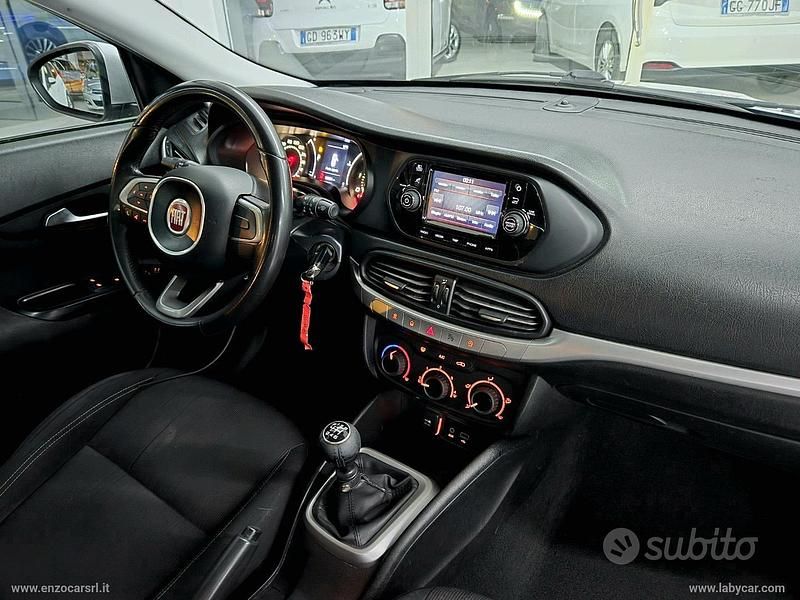 Usata Fiat Tipo Business 120 CV (88 kW) 2017 Argento Station wagon