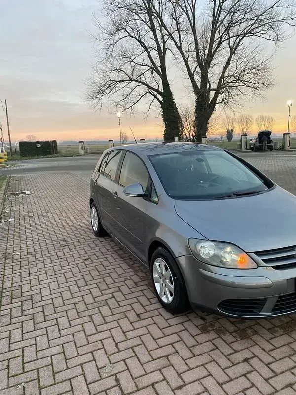 Usata VW Golf Plus Cross Sportline 102 CV (75 kW) 2007 Berlina
