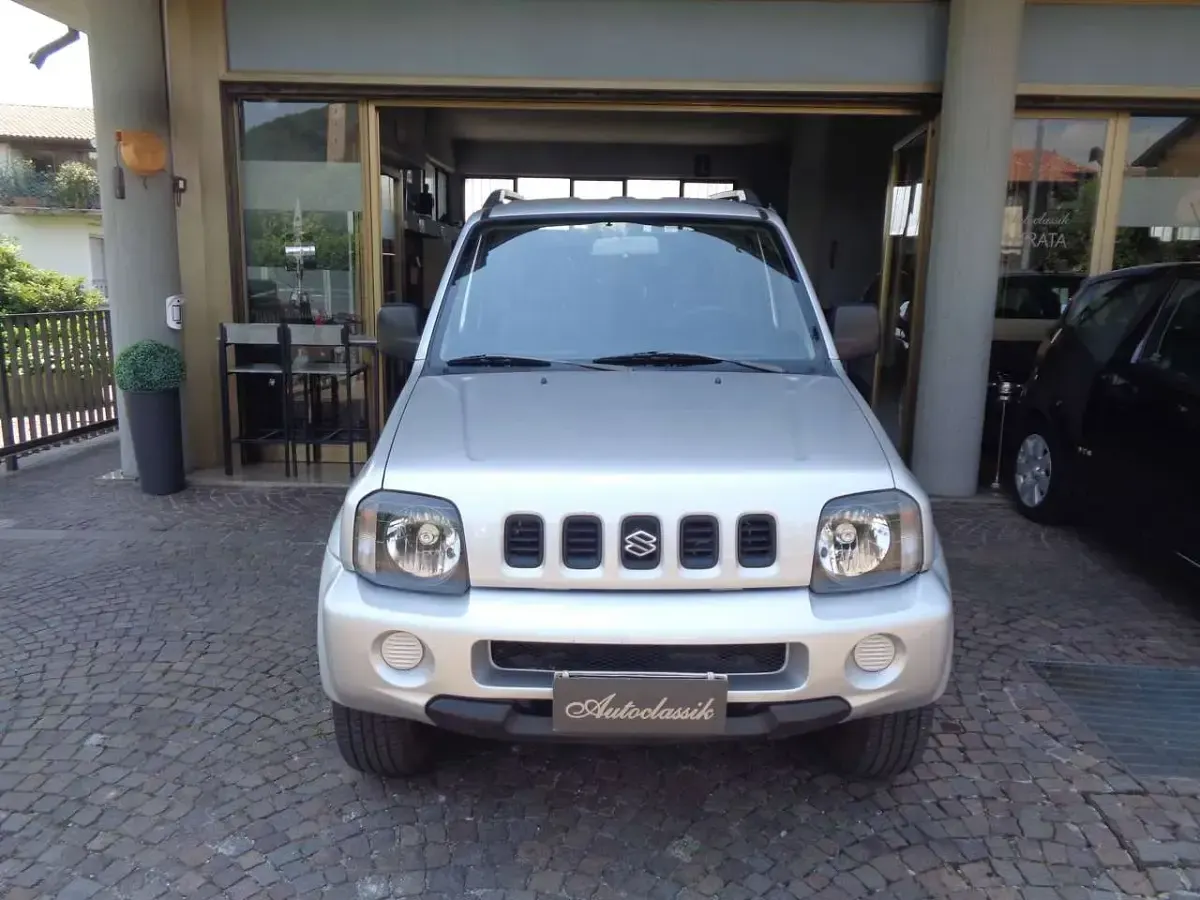 Usata Suzuki Jimny 82 CV (60 kW) 2003 Argento SUV
