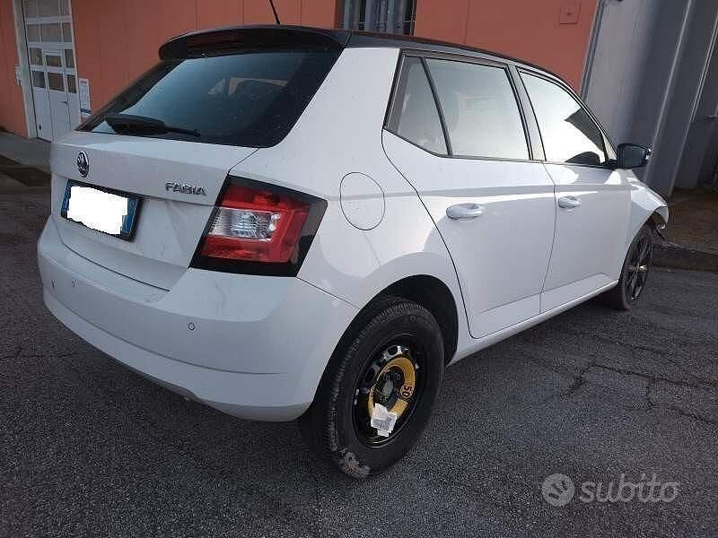 Usata Skoda Fabia Ambition 90 CV (66 kW) 2017 Bianco Berlina