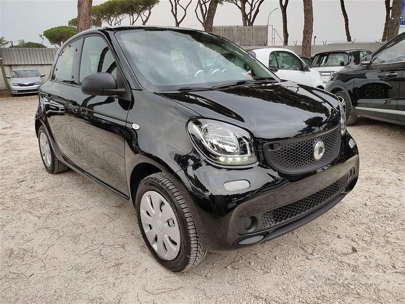 Usata Smart ForFour Passion 71 CV (52 kW) 2015 Nero pastello Utilitaria