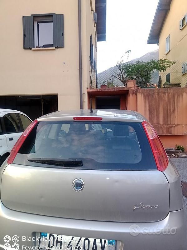 Usata Fiat Grande Punto 65 CV (47 kW) 2007 Grigio Utilitaria