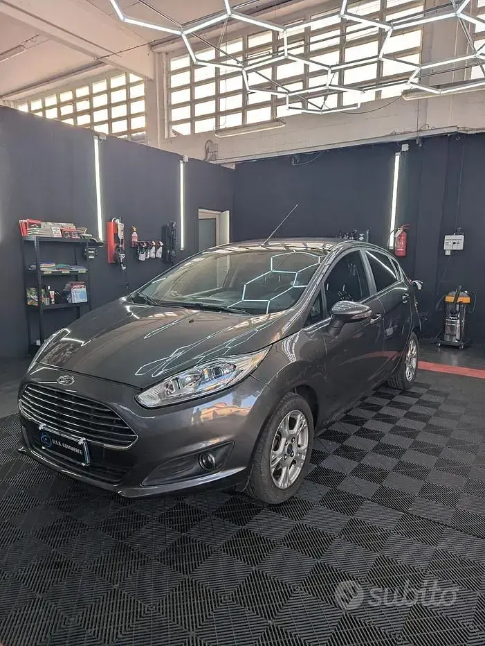 Usata Ford Fiesta 80 CV (58 kW) 2016 Blu Utilitaria