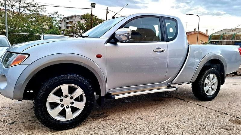 Usata Mitsubishi L200 Invite 136 CV (100 kW) 2008 Grigio Pick-up