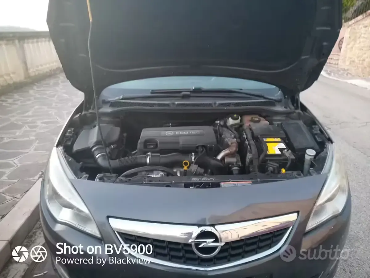 Usata Opel Astra 125 CV (91 kW) 2012 Grigio Station wagon