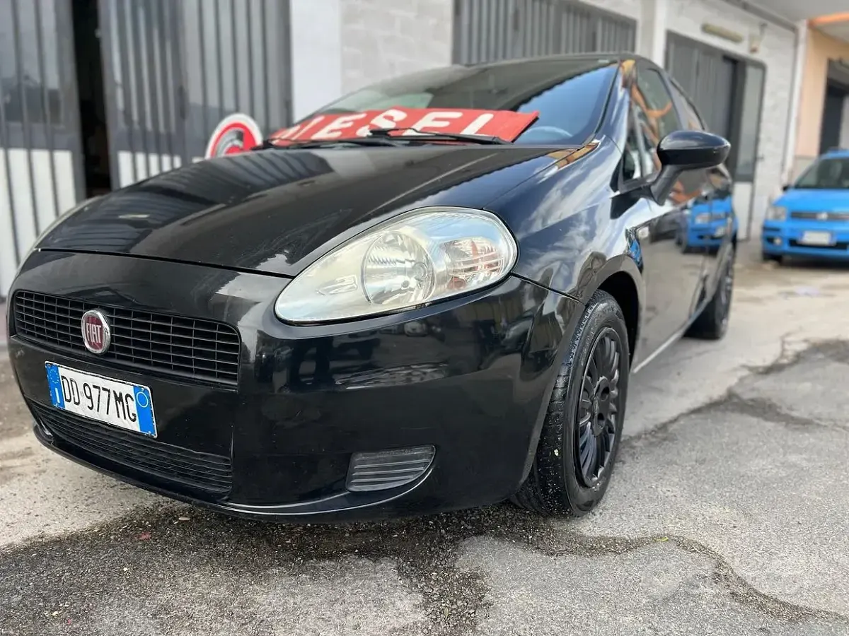 Usata Fiat Grande Punto 90 CV (66 kW) 2006 Nero Utilitaria