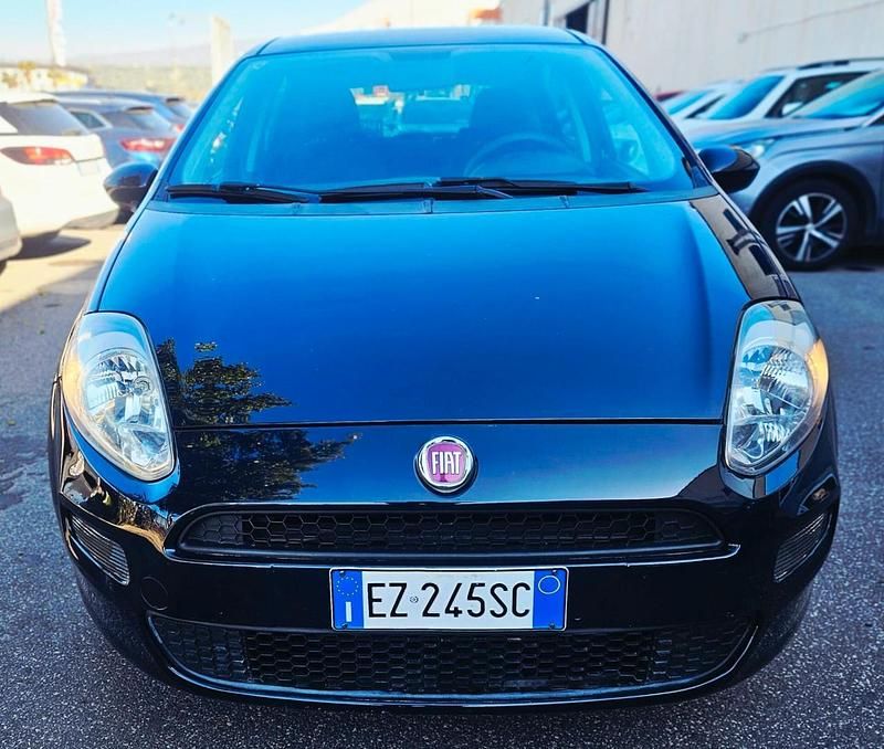 Usata Fiat Punto Lounge 75 CV (55 kW) 2015 Nero Utilitaria
