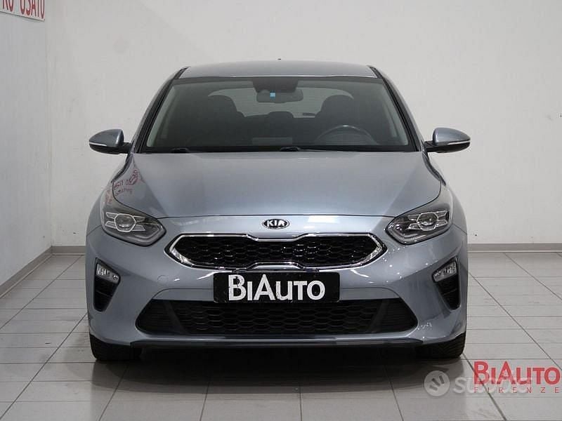 Usata Kia Ceed 136 CV (100 kW) 2019 Blu Utilitaria