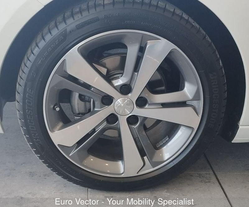 Usata Peugeot 308 GT-line 131 CV (96 kW) 2019 Bianco Utilitaria