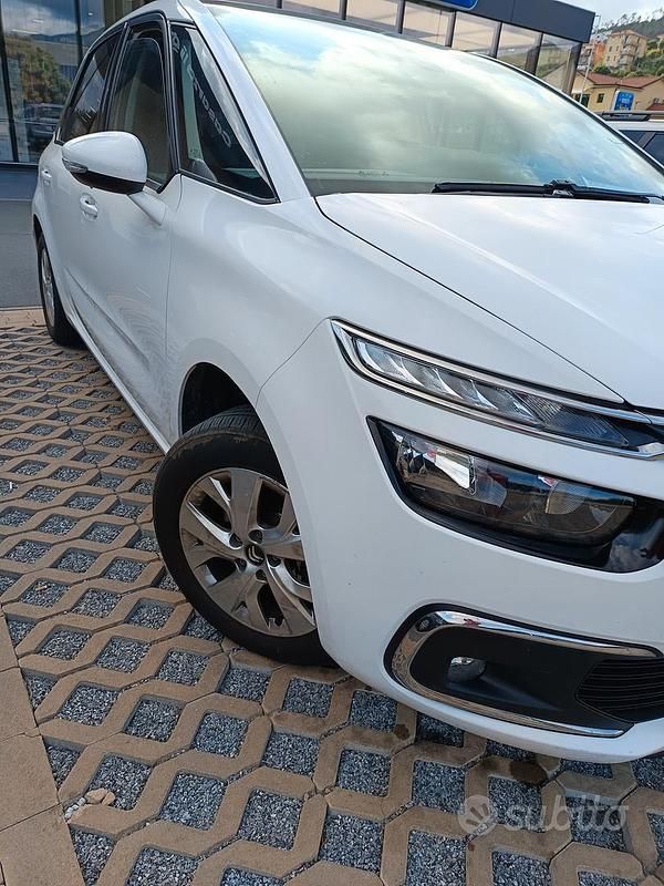 Usata 2017 Citroën C4 Picasso Monovolume | 8300 € (Buon prezzo) - Immagine 1/4