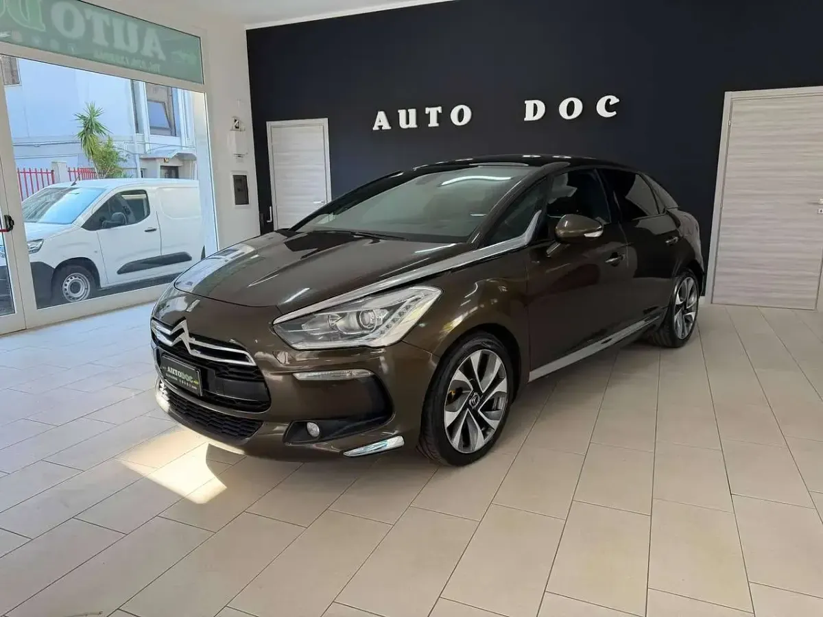 Usata Citroën DS5 Chic 163 CV (119 kW) 2012 Grigio Utilitaria