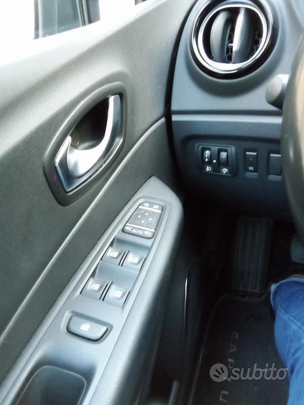 Usata Renault Captur 90 CV (66 kW) 2019 Grigio SUV