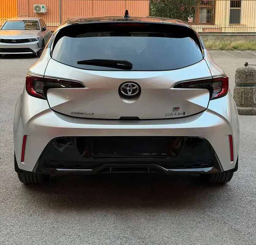 Usata Toyota Corolla Sport 140 CV (102 kW) 2023 Argento Berlina