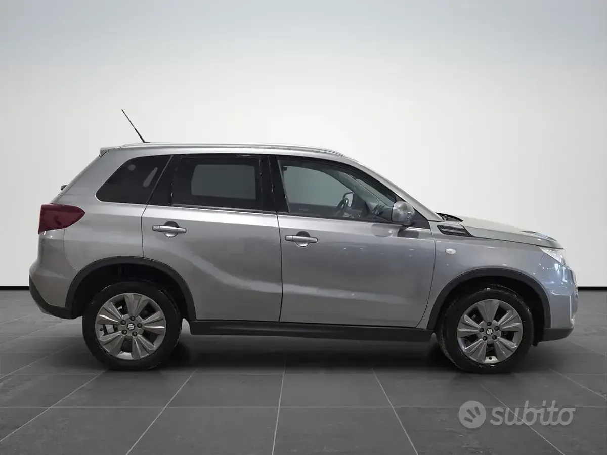 Usata Suzuki Vitara 112 CV (82 kW) 2018 Grigio SUV