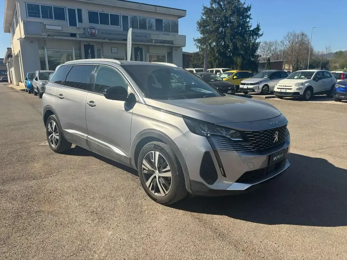 Usata Peugeot 5008 Allure 131 CV (96 kW) 2024 Grigio SUV