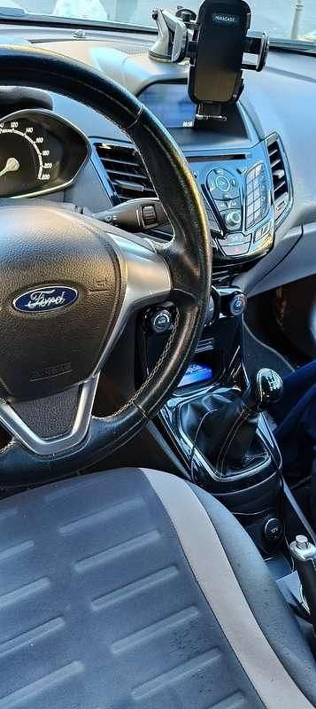 Usado Ford Fiesta Titanium 80 HP (58 kW) 2017 Sedan
