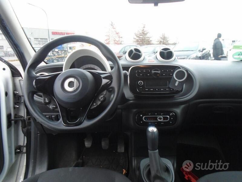 Usata Smart ForFour Passion 71 CV (52 kW) 2015 Bianco Utilitaria