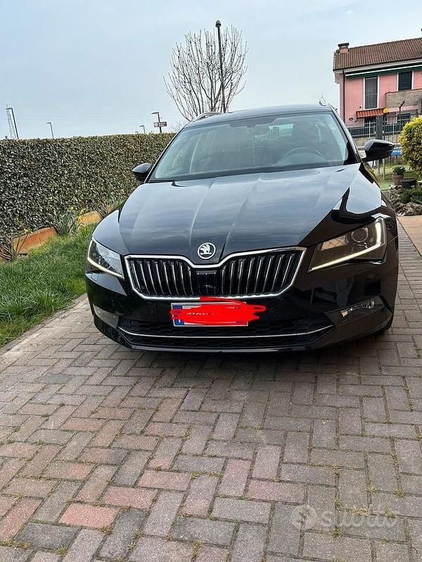 Usata Skoda Superb Executive 120 CV (88 kW) 2018 Nero Station wagon