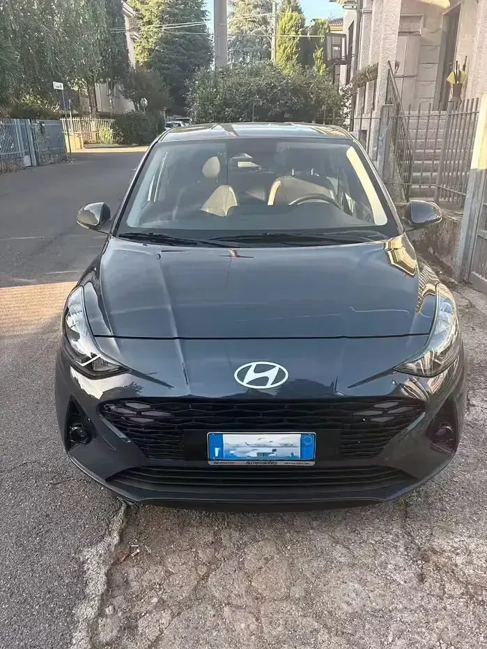 Usata Hyundai i10 63 CV (46 kW) 2024 Bluazzurro Utilitaria