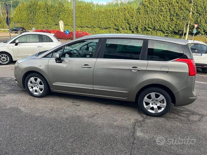 Usata Peugeot 5008 Business-Line 112 CV (82 kW) 2011 Other Monovolume