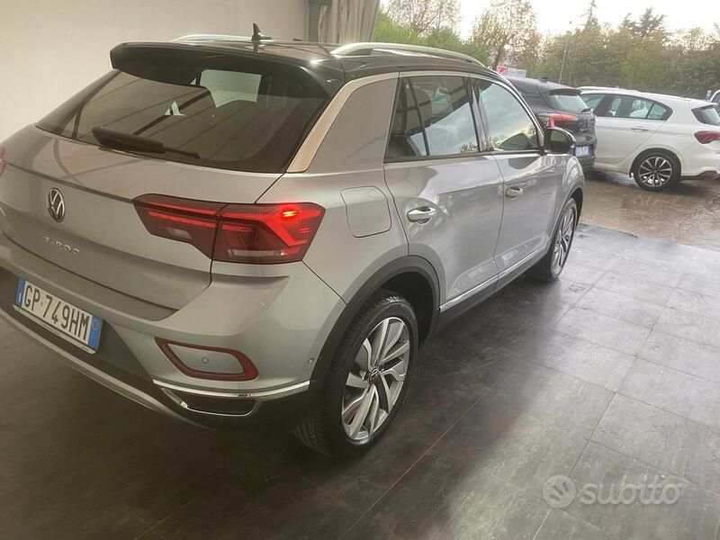 Usata VW T-Roc Style 116 CV (85 kW) 2023 Argento SUV