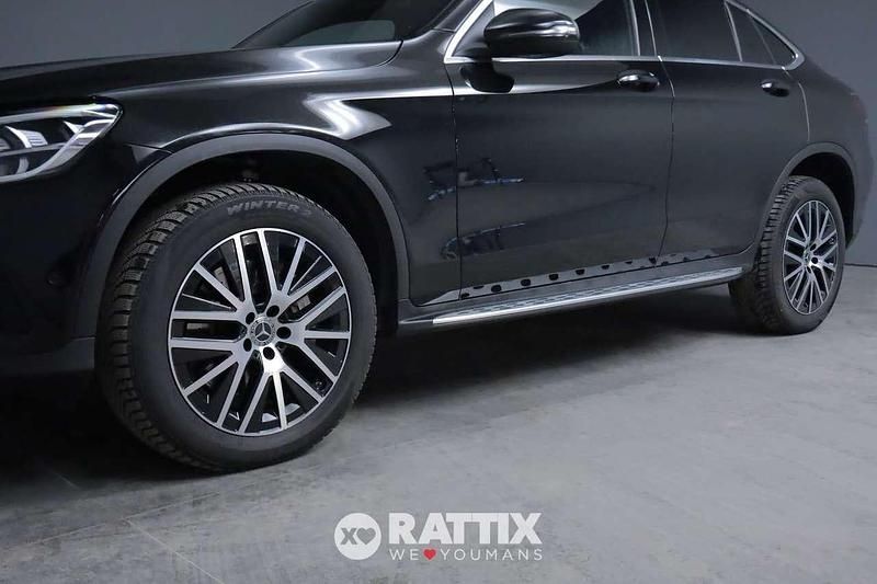 Usata Mercedes GLC300e Business 194 CV (142 kW) 2022 Nero Coupé
