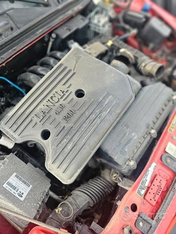 Usata Lancia Ypsilon 85 CV (62 kW) 1999 Rosso Utilitaria