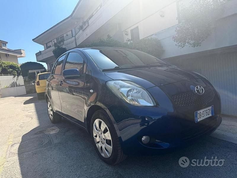 Usata Toyota Yaris 89 CV (65 kW) 2006 Blu Berlina