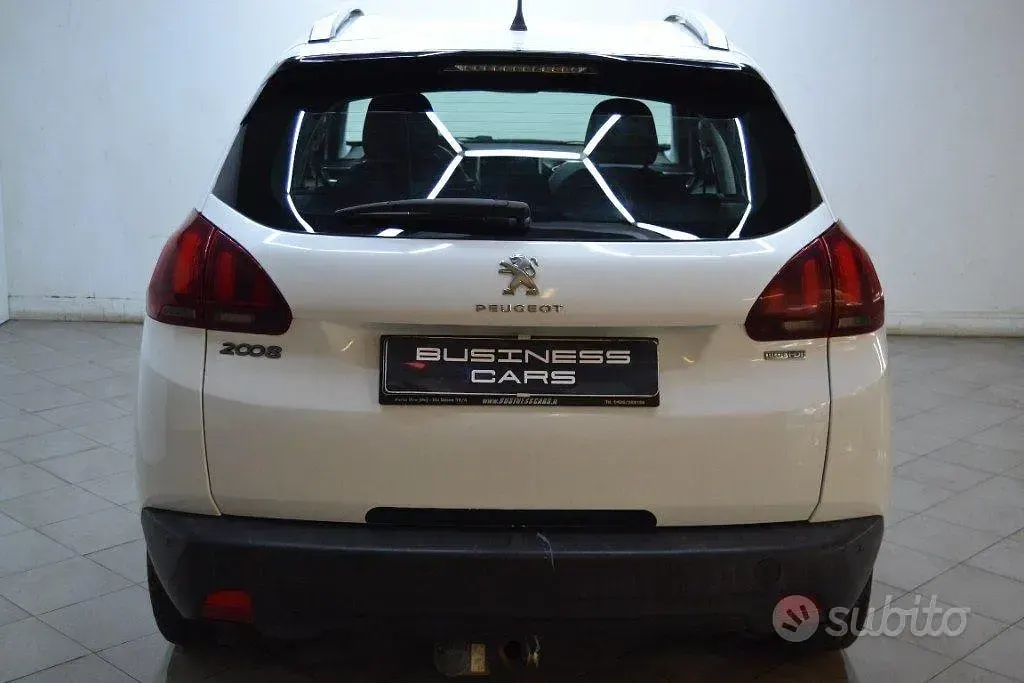 Usata Peugeot 2008 75 CV (55 kW) 2016 Bianco SUV