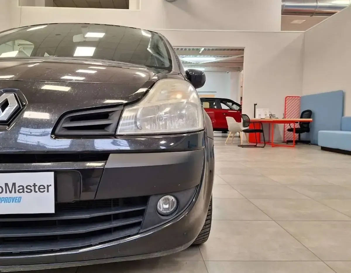 Usata Renault Grand Modus 75 CV (55 kW) 2011 Nero Monovolume