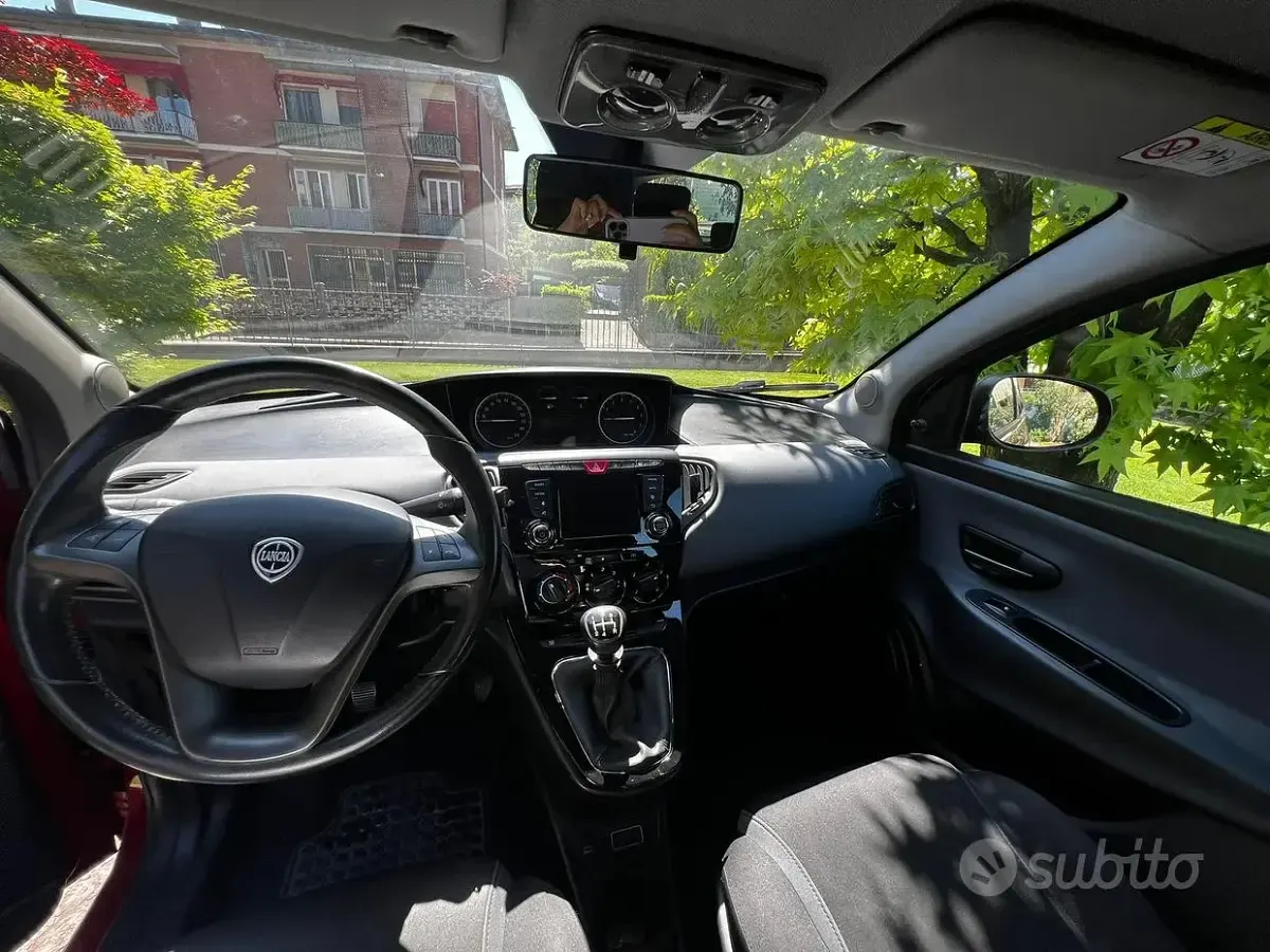 Usata Lancia Ypsilon 60 CV (44 kW) 2016 Utilitaria