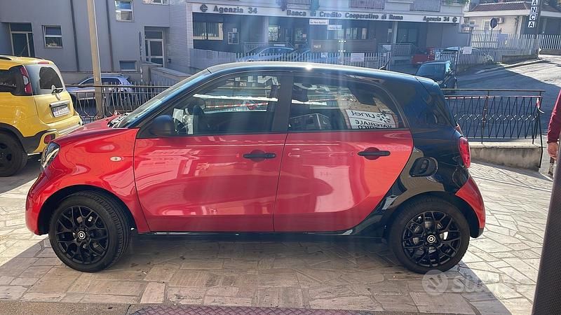 Usata Smart ForFour 2017 Rosso Utilitaria