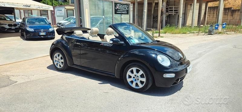Usata VW New Beetle Cabriolet 101 CV (74 kW) 2004 Nero Cabrio