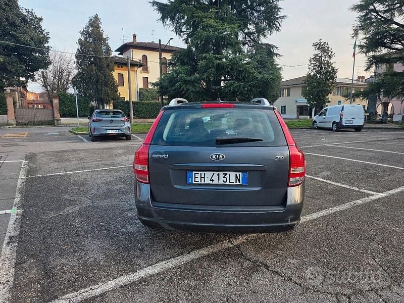 Usata Kia Ceed 90 CV (66 kW) 2011 Nero Utilitaria