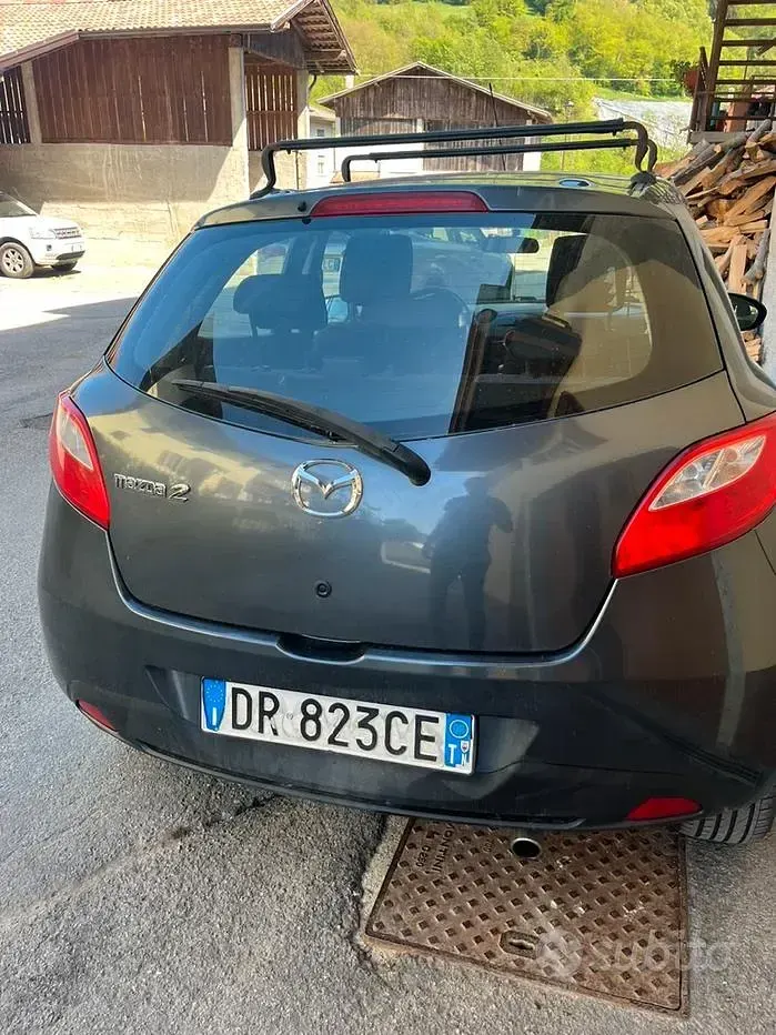 Begagnad Mazda 2 86 HK (63 kW) 2008 Grå Halvkombi