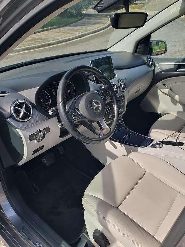 Usata Mercedes B180 Edition 109 CV (80 kW) 2016 Argento Monovolume