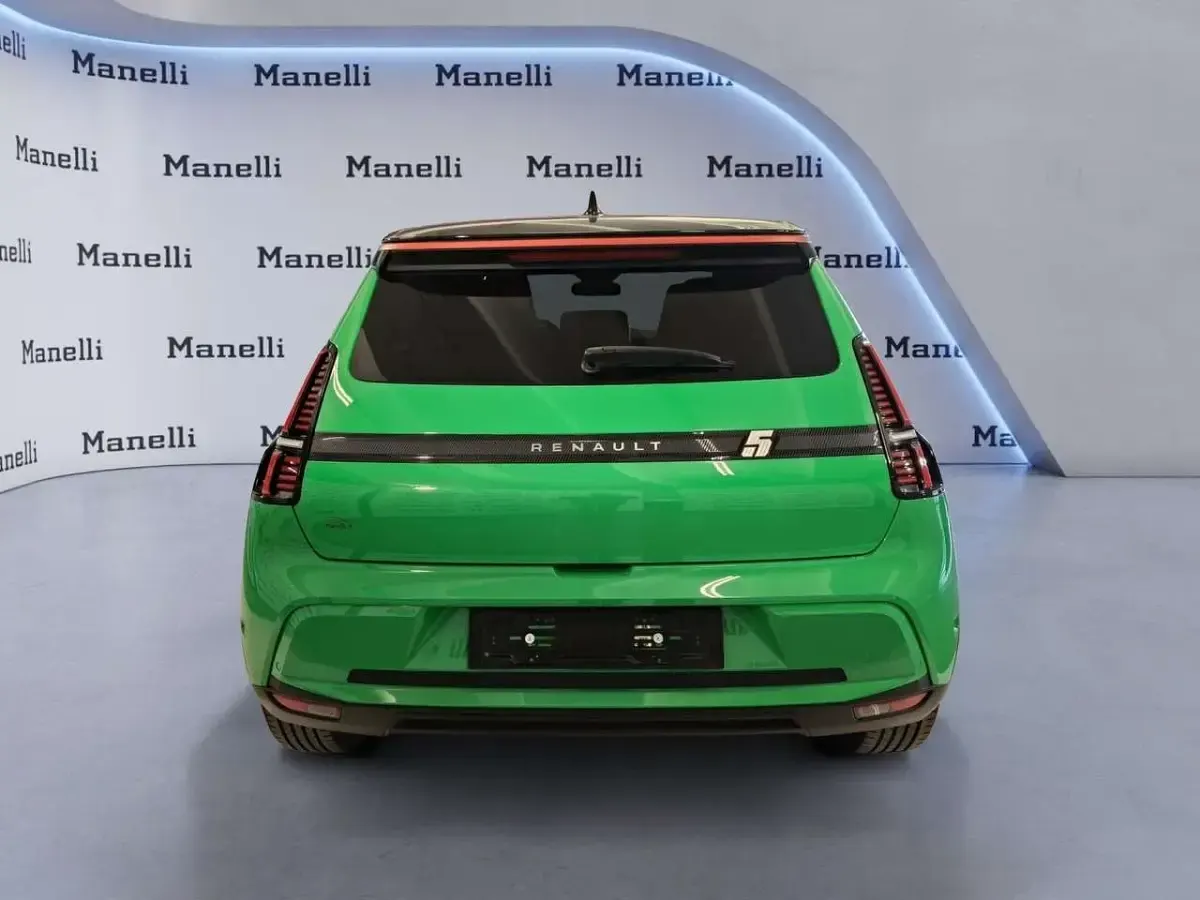 Usata Renault R5 Komfort 110 kW (150 CV) 2025 Verde Utilitaria