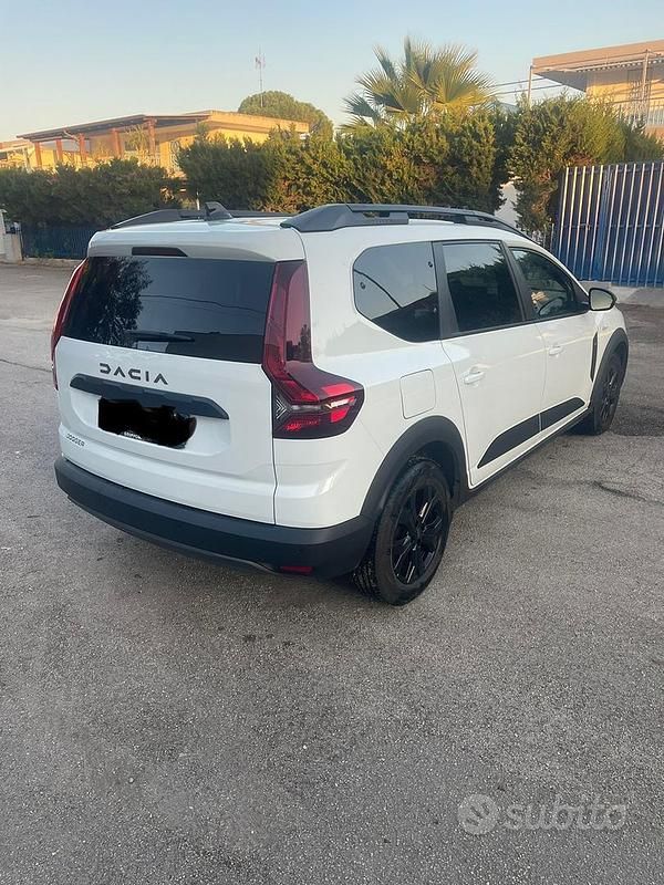 Usata Dacia Jogger 110 CV (80 kW) 2025 Monovolume
