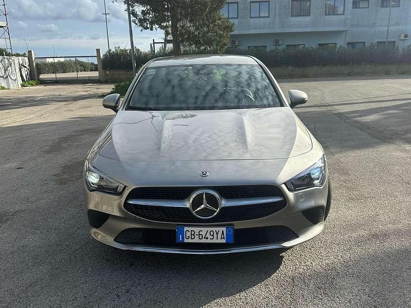 Usata Mercedes CLA200 Shooting Brake Executive 150 CV (110 kW) 2020 Grigio Station wagon