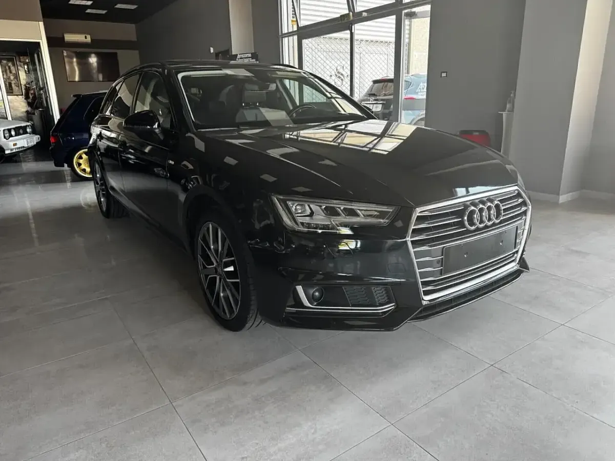 Usata Audi A4 S-line plus 190 CV (139 kW) 2017 Nero Station wagon