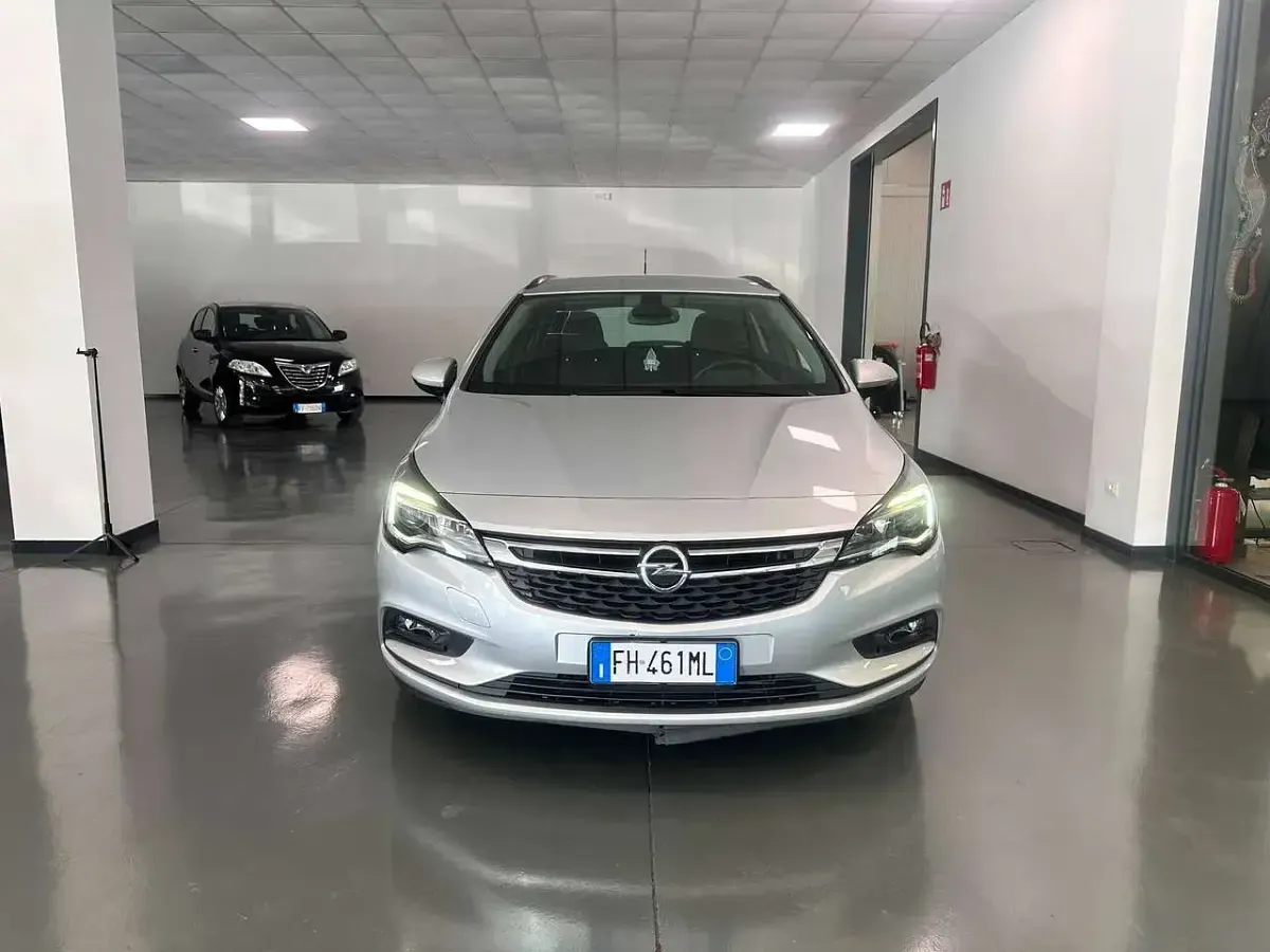 Usata Opel Astra Innovation 136 CV (100 kW) 2017 Argento Station wagon