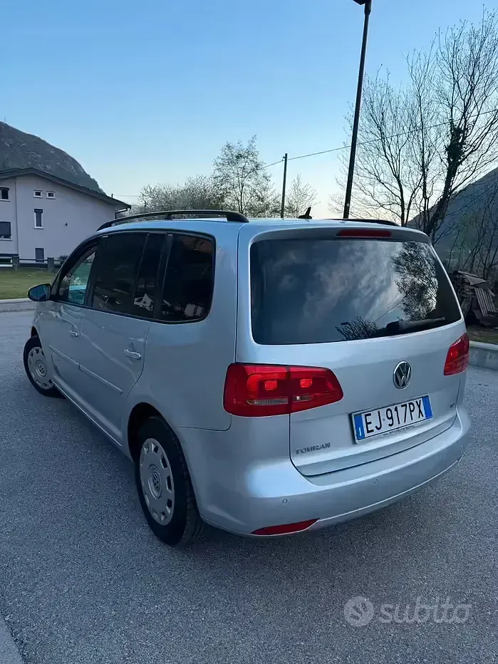 Usata VW Touran 105 CV (77 kW) 2011 Monovolume