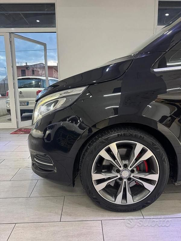 Usata Mercedes V220 Premium 163 CV (119 kW) 2016 Nero Monovolume