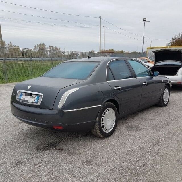 Lancia thesis usato 2002 02 picture
