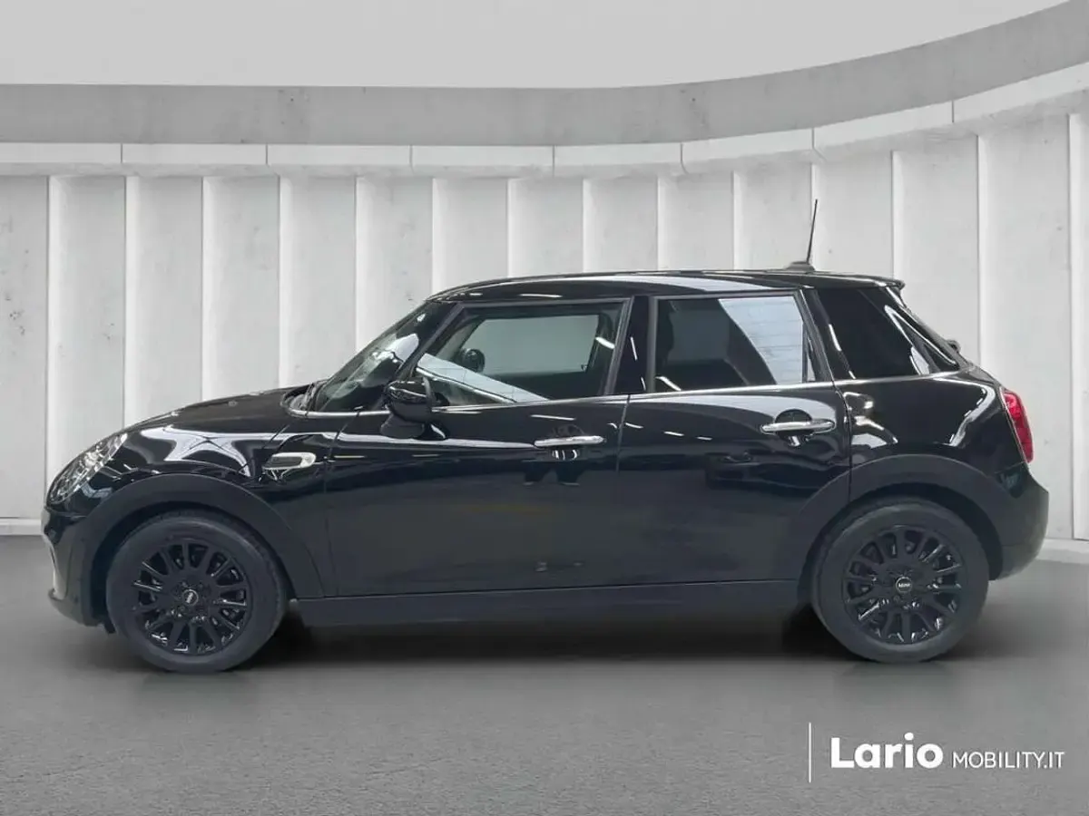 Usata Mini ONE Hype 102 CV (75 kW) 2021 Midnight black metallizzato Utilitaria
