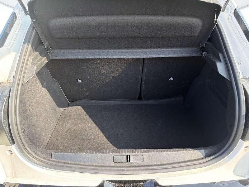 Usata Lancia Ypsilon 101 CV (74 kW) 2024 Bianco Utilitaria