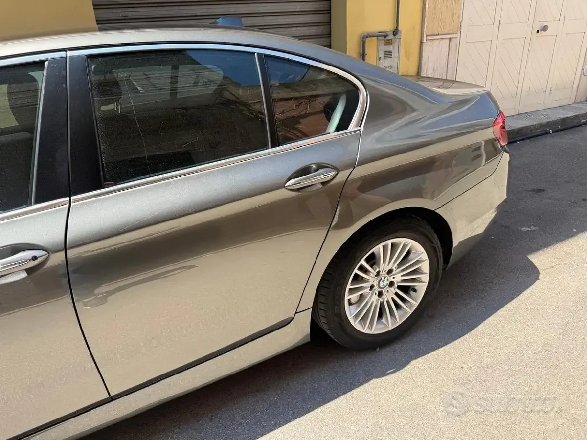 Usata BMW 520 184 CV (135 kW) 2013 Berlina