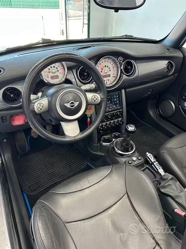 Usata Mini Cooper Cabriolet 116 CV (85 kW) 2004 Blu Cabrio